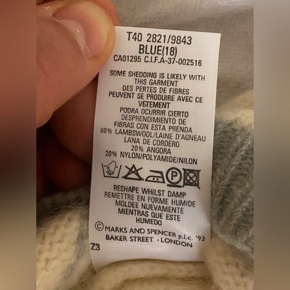 Women's Blue and Cream Sweater (Lamb wool & Angora ). Vintage - Picture 4 of 7